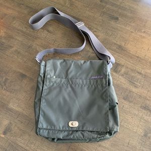 Dakine crossbody purse